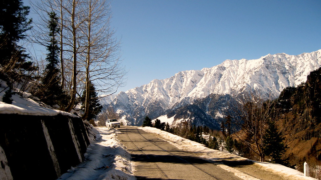 Gulaba Manali enroute to Rohtang Pass