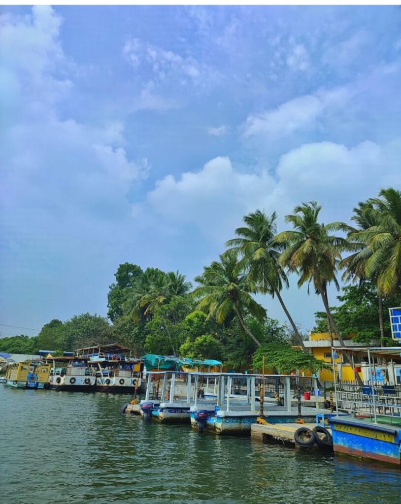 Image Chunnambar boat house