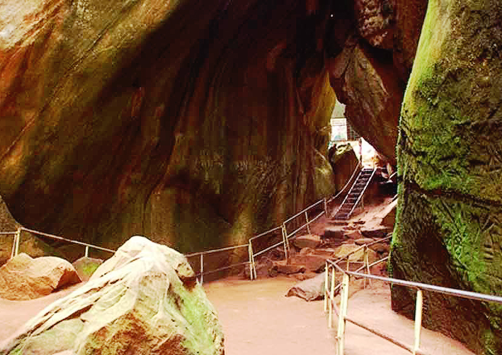Image Edakkal_Caves