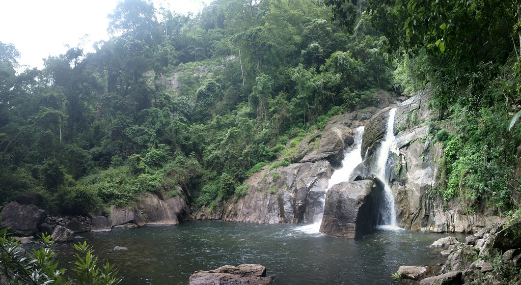 Image Meenmutty Waterfalls